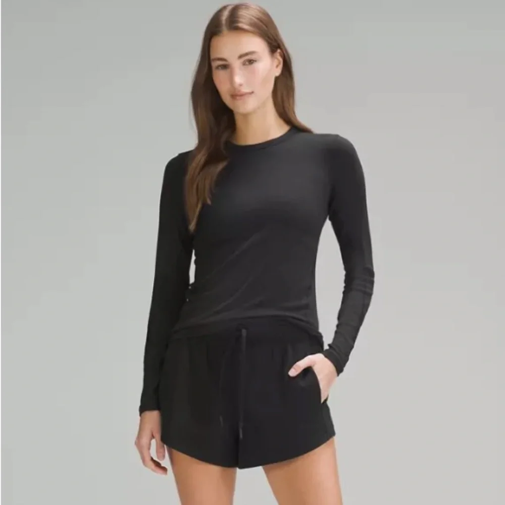 Lululemon Tight Long-Sleeve Shirt size‎ 2